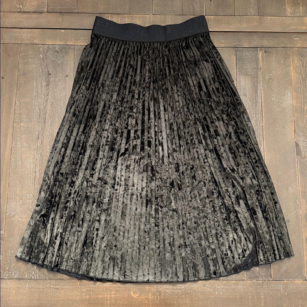 LuLaRoe NWT Black Velvet Pleated A-Line Midi Skirt XS Whimsigoth